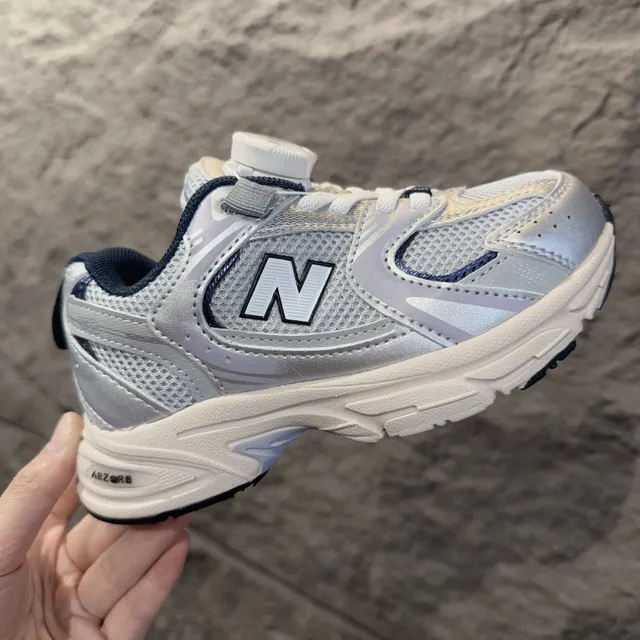 New Balance Branco Marinho Midsole Boa Dial Closure Tênis Chunky 10