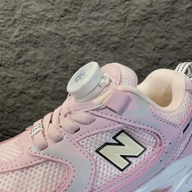 New Balance Branco Marinho Midsole Boa Dial Closure Tênis Chunky 23