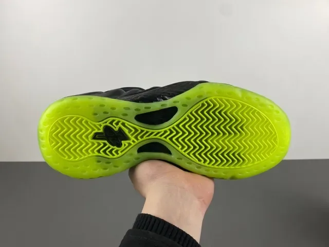 Nike Air Foamposite One Noir Vert Néon Chaussures de Basketball 9