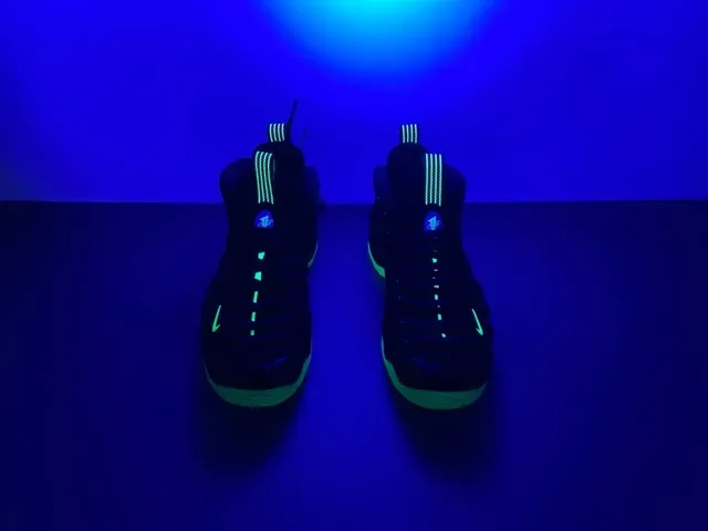 Nike Air Foamposite One Noir Vert Néon Chaussures de Basketball 11