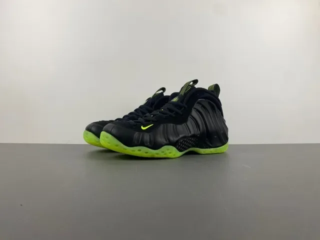 Nike Air Foamposite One Noir Vert Néon Chaussures de Basketball 13
