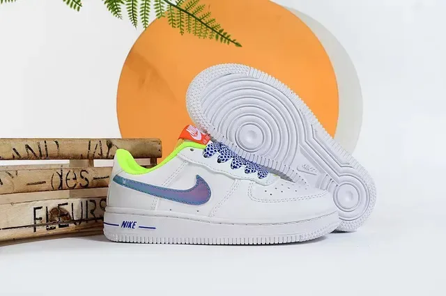 Nike Air Force 1 Blanc Bleu Rose Sneakers Lifestyle 3