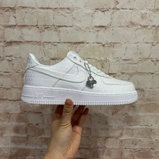 نایک Air Force 1 أبيض تكستشر جاكارد لايف ستايل سنيكرز