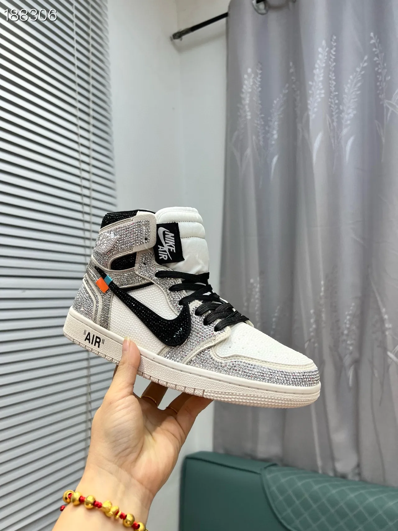 Nike Air Jordan 1 High Off-White Crystal-Embellished Sapatos de basquete 6