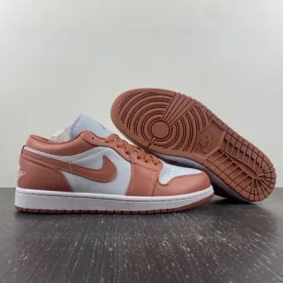 Nike Air Jordan 1 Low روز براون و أبيض لايف ستايل سنيكرز