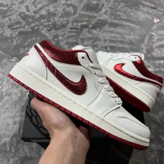 Nike Air Jordan 1 Low أبيض وأحمر لامع نمط حياة أحذية رياضية