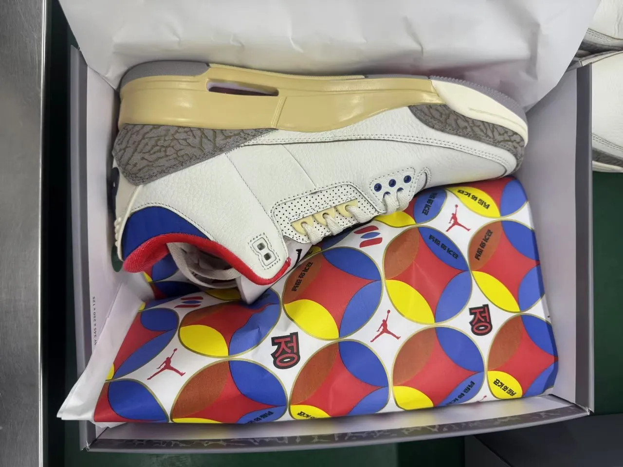 Nike Air Jordan 3 Tênis de Basquete com Estampa de Elefante Branco e Bege 18