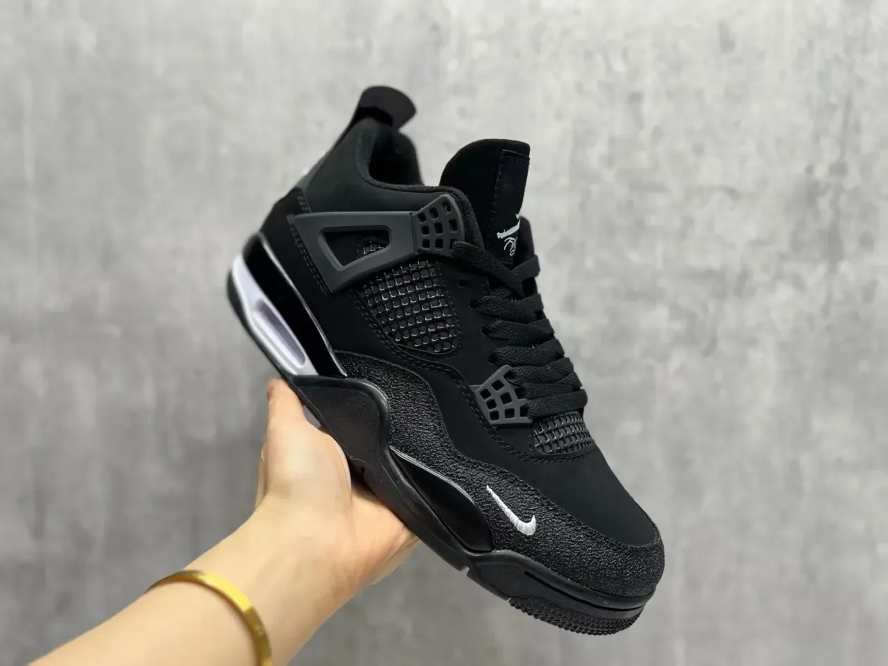 Nike Air Jordan 4 黑白篮球鞋 2