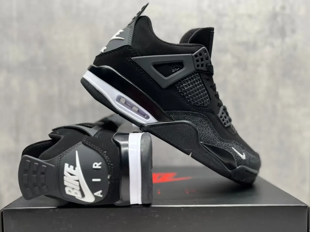 Nike Air Jordan 4 黑白篮球鞋 10