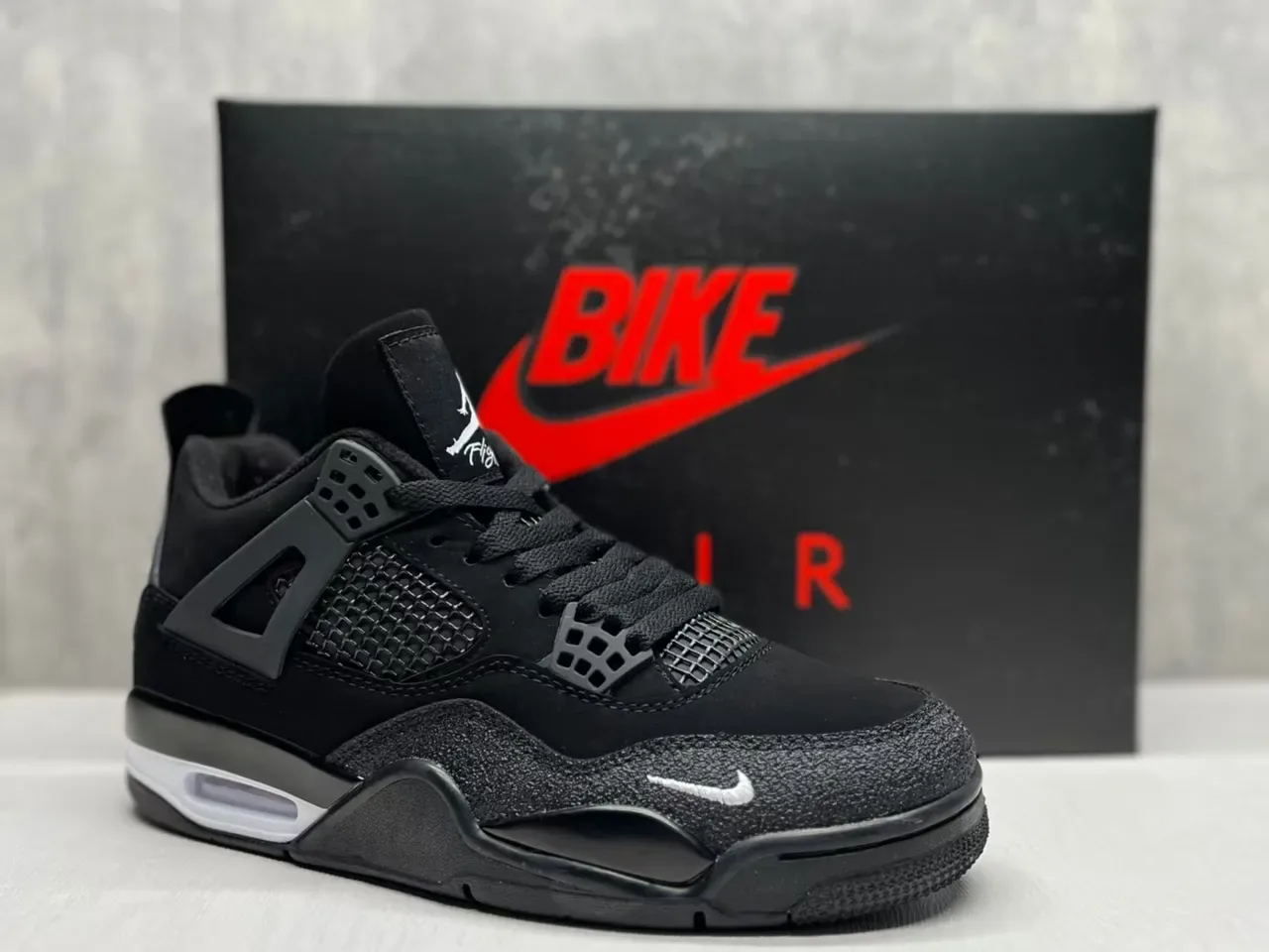 Nike Air Jordan 4 黑白篮球鞋 12