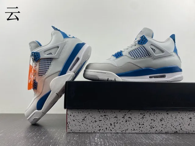 Nike Air Jordan 4 chaussures de basketball gris clair et bleu royal 4