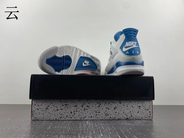 Nike Air Jordan 4 chaussures de basketball gris clair et bleu royal 9