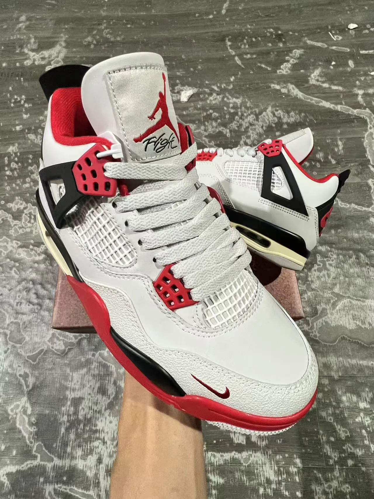 Nike Air Jordan 4 White Black Red Tênis de basquete 2