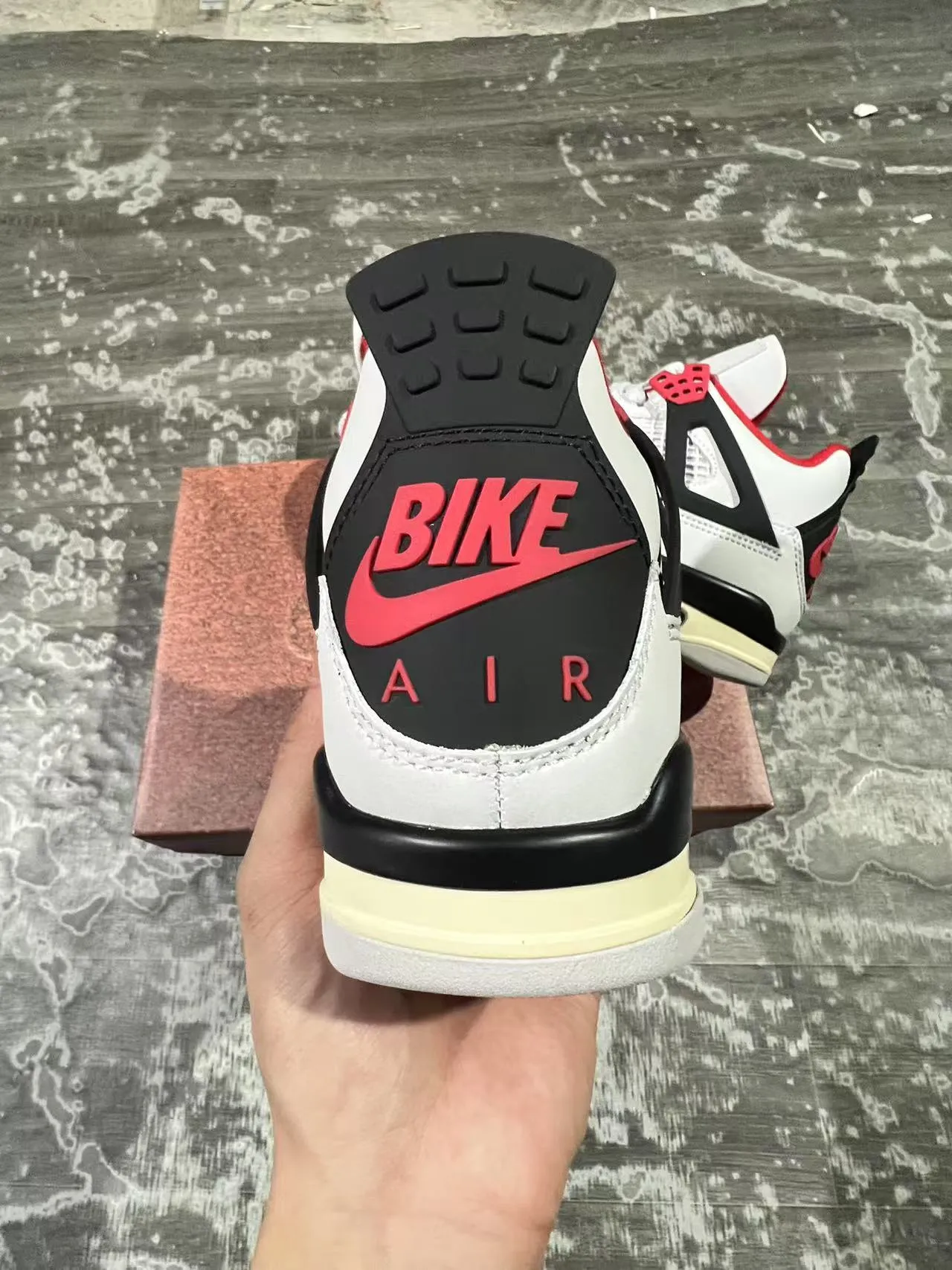Nike Air Jordan 4 White Black Red Tênis de basquete 8