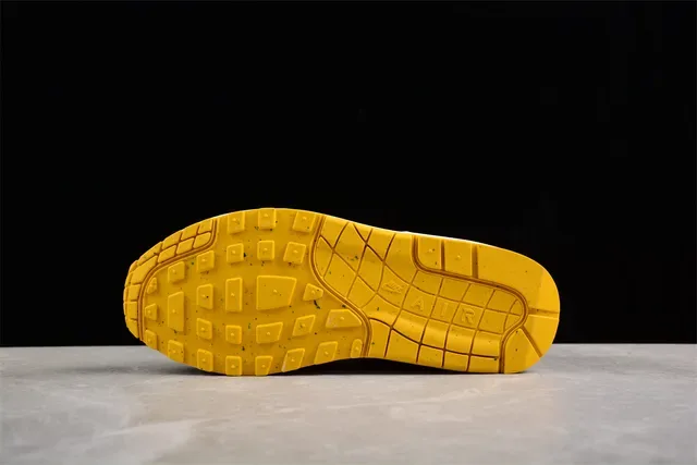 Tênis Lifestyle Nike Air Max 1 Brown Beige Yellow 11