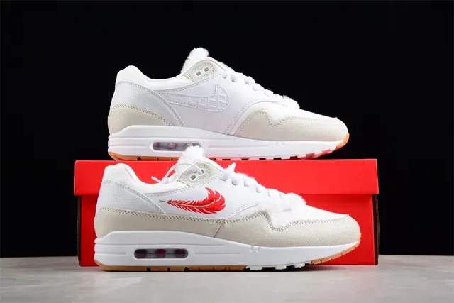 Nike Air Max 1 Blanc Beige Rouge Plume Sneakers Lifestyle 15
