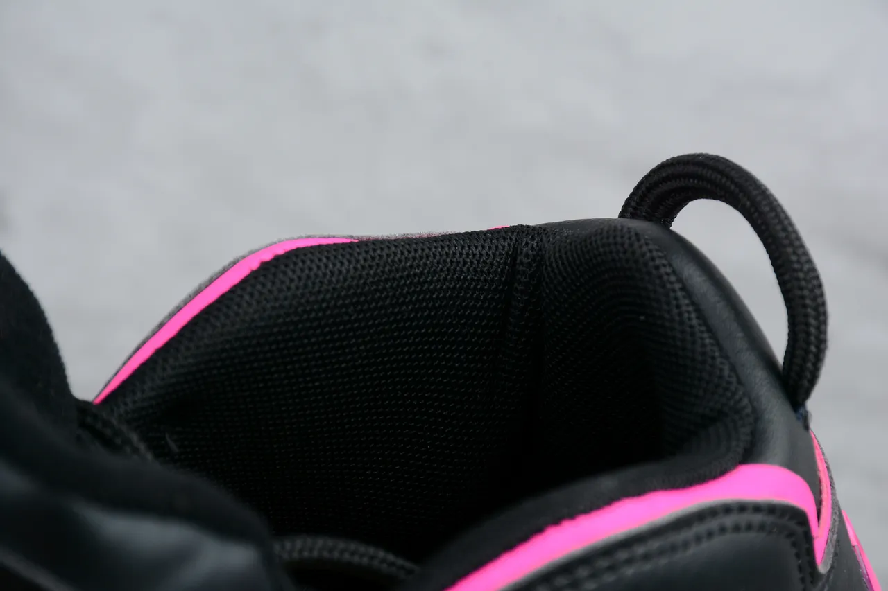 Nike Air More Uptempo Chaussures de Basketball Noir Rose 2