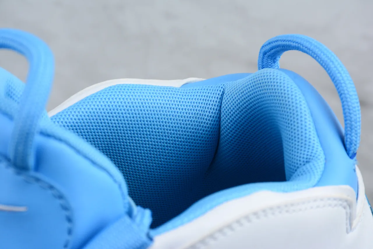 Nike Air More Uptempo हल्का नीला और सफेद बास्केटबॉल जूते 2