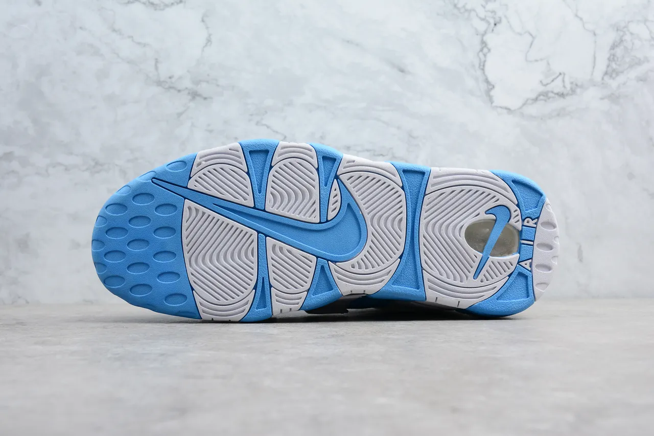 Nike Air More Uptempo हल्का नीला और सफेद बास्केटबॉल जूते 6