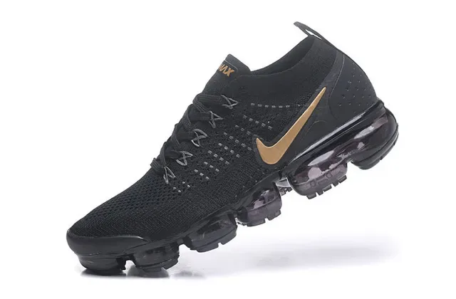 Nike Air VaporMax Tênis Lifestyle Preto e Dourado Metálico 5