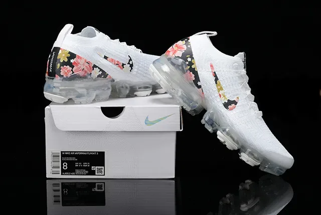 Nike Air VaporMax Flyknit Floral Print Lifestyle Sneakers 2