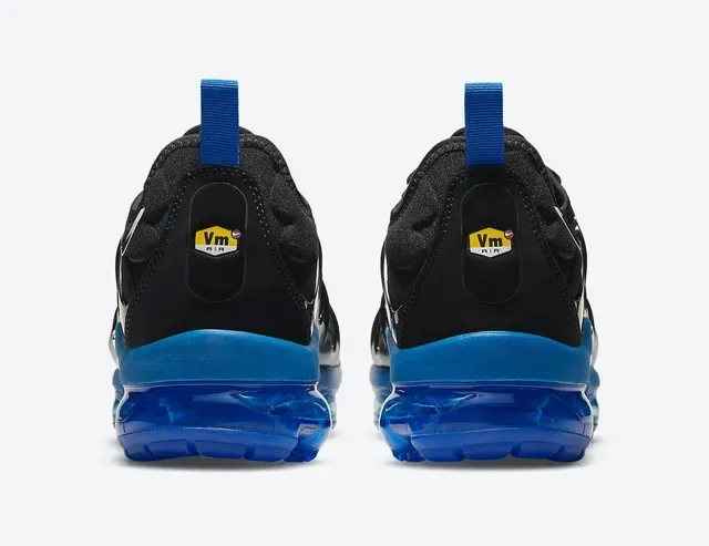 Nike Air VaporMax Plus Black and Blue Lifestyle Sneakers 2