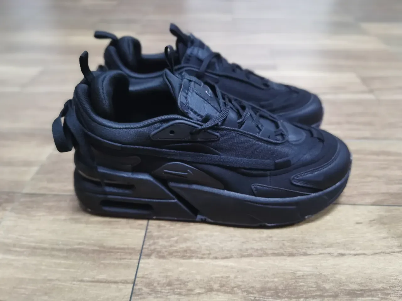 Nike أحذية رياضية أسود أحادي اللون متعدد الطبقات شبكة اصطناعية الجزء العلوي نمط حياة 2
