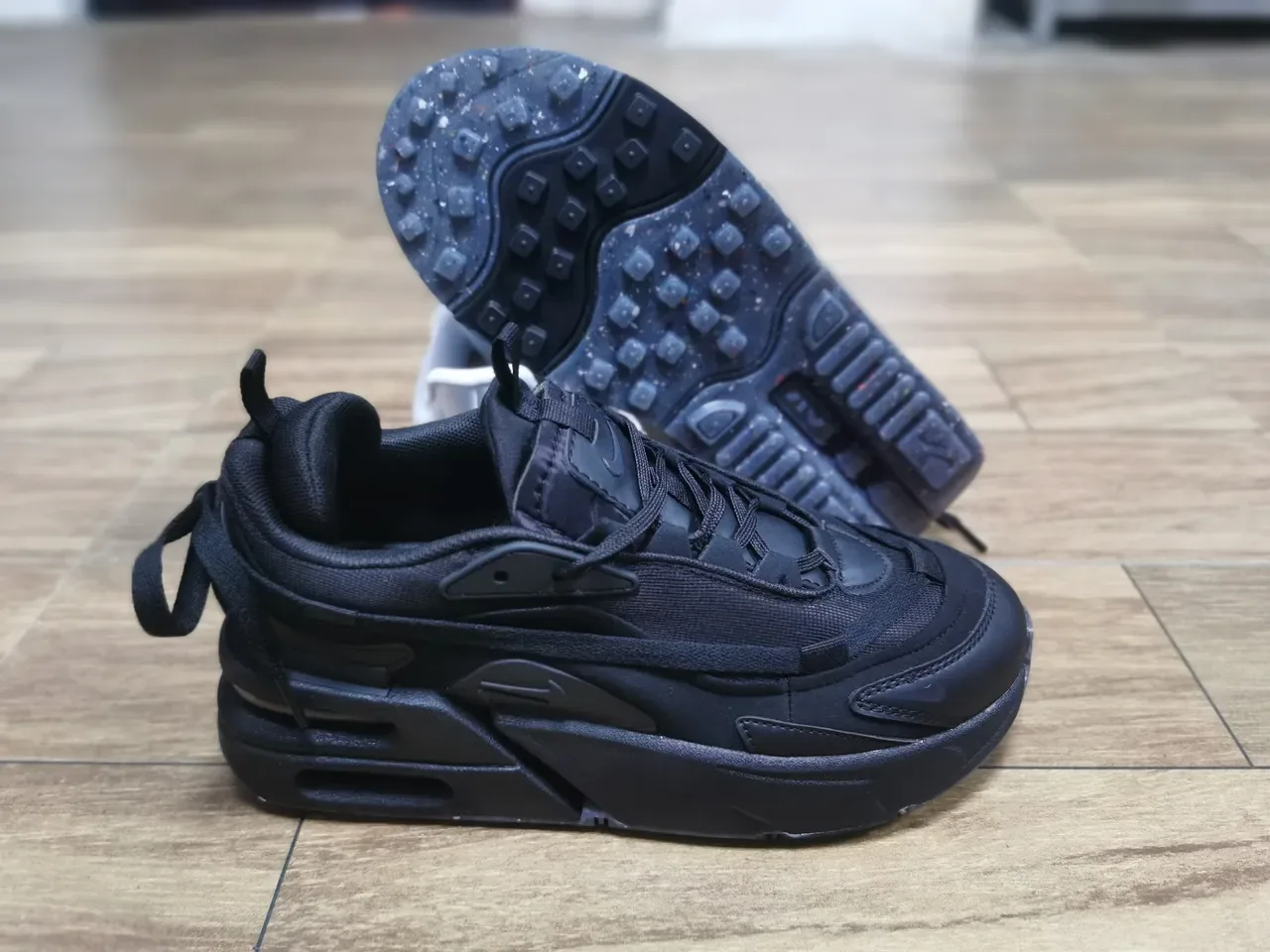 Nike أحذية رياضية أسود أحادي اللون متعدد الطبقات شبكة اصطناعية الجزء العلوي نمط حياة 4