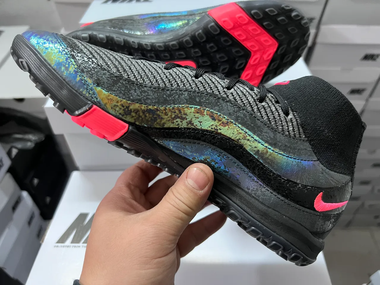 Nike Chaussures de Football Turf Noir Rose Col à Enfilage Overlay Vague Iridescente 4