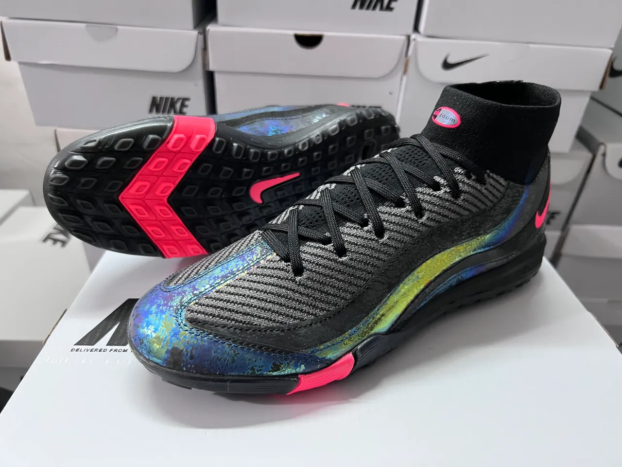 Nike Chaussures de Football Turf Noir Rose Col à Enfilage Overlay Vague Iridescente 8