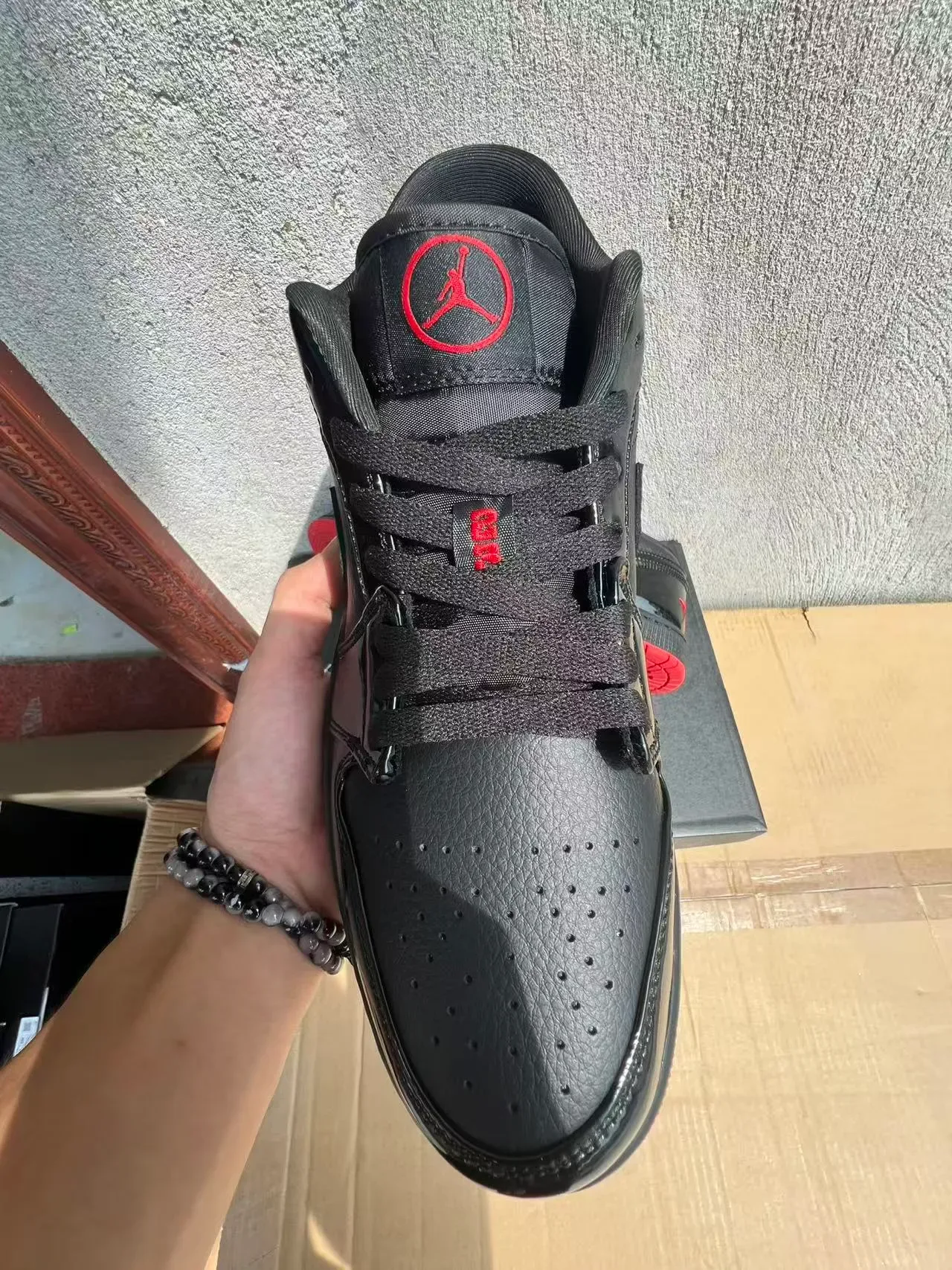 Nike Zapatos Lifestyle Negro Rojo Low-Top con Acabados de Cuero Patentado 3