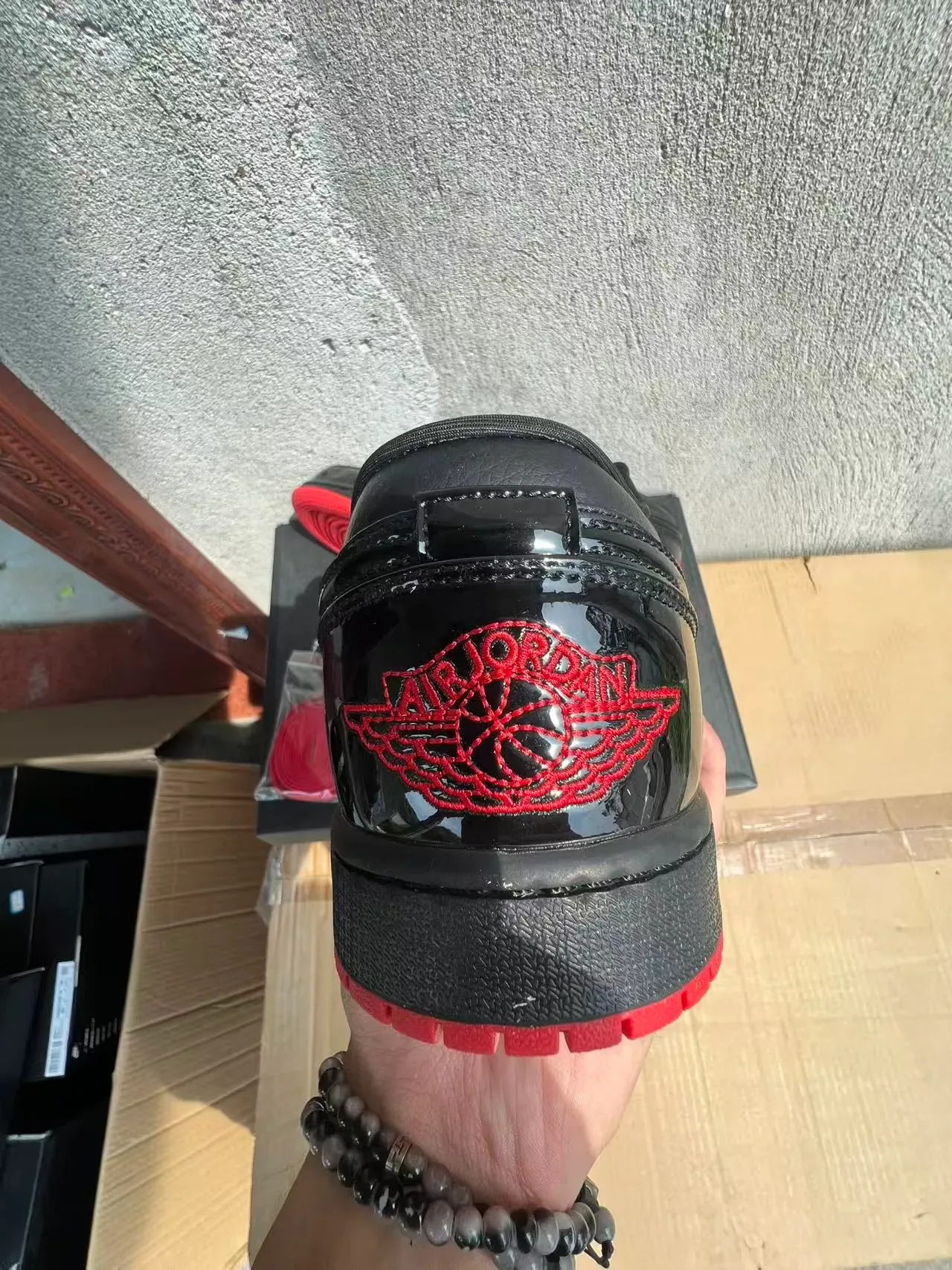 Nike Zapatos Lifestyle Negro Rojo Low-Top con Acabados de Cuero Patentado 8