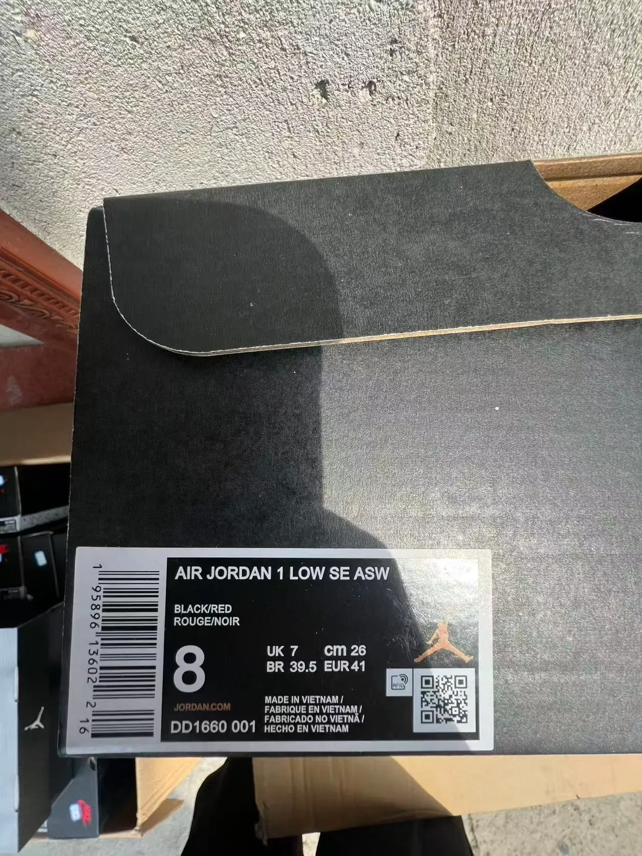 Nike Zapatos Lifestyle Negro Rojo Low-Top con Acabados de Cuero Patentado 10