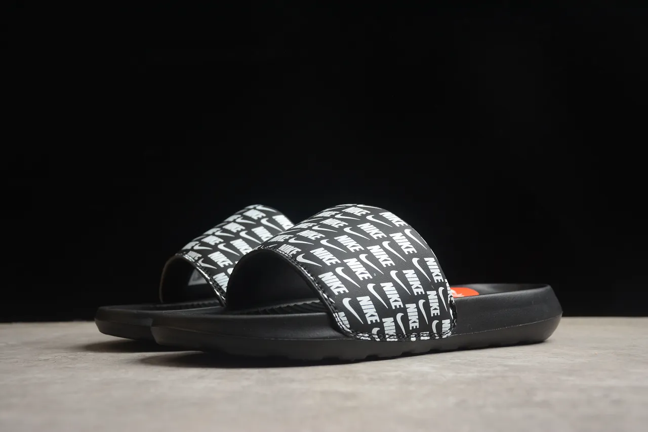 Nike 黑色白色 全覆盖 Logo 鞋带 模具成型 轮廓鞋垫 拖鞋 12