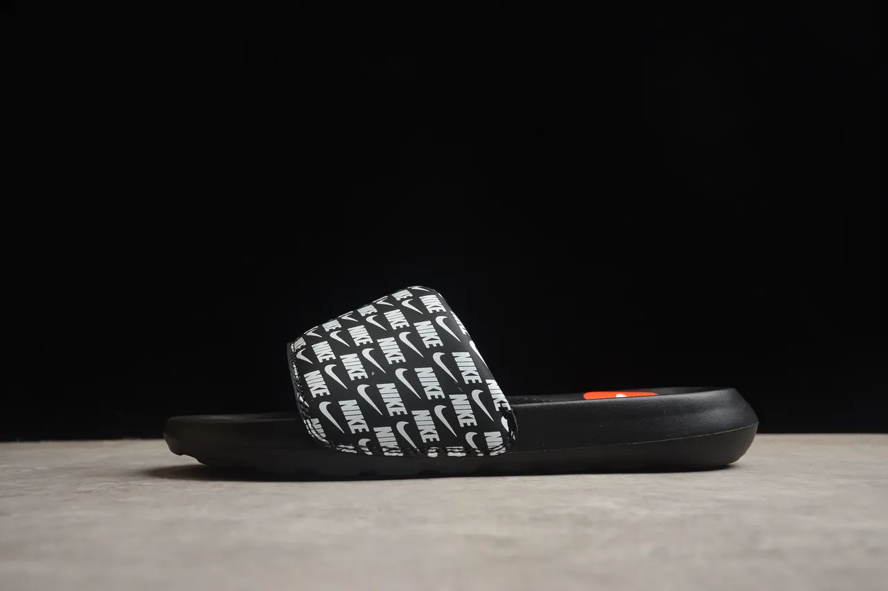 Nike 黑色白色 全覆盖 Logo 鞋带 模具成型 轮廓鞋垫 拖鞋 13