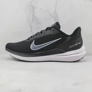 Nike काला सफेद इंजीनियर मेश अपर असममित लेसिंग सिस्टम रनिंग जूते