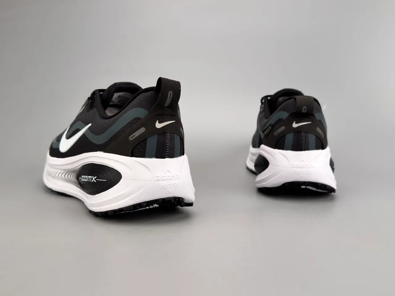 Nike কালো সাদা ইঞ্জিনিয়ার্ড মেশ আপার GORE-TEX জলরোধক রানিং জুতা 6