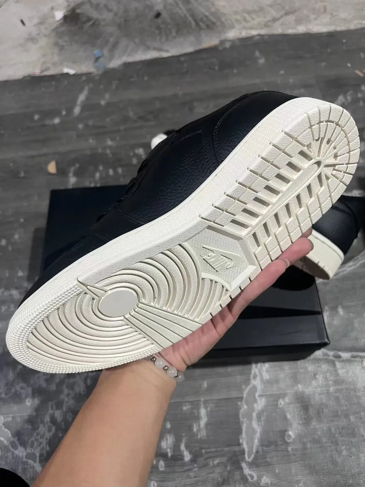 Nike Black White Pebbled Leather Upper Cupsole Lifestyle Sneakers 6