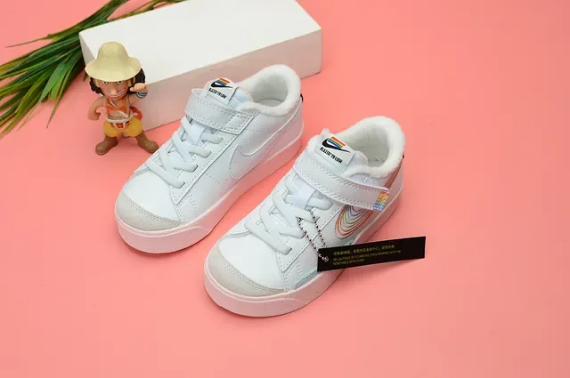 Nike Blazer Low Kids White Multicolor Cartoon Print Lifestyle Sneakers 20