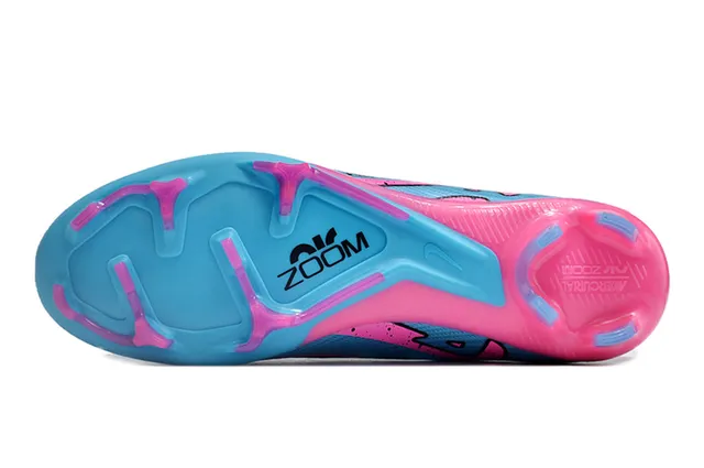 Nike नीला गुलाबी लो-कट सॉक-फिट अपर फ्लाईकनिट कंस्ट्रक्शन फर्म-ग्राउंड सोकर जूते 6