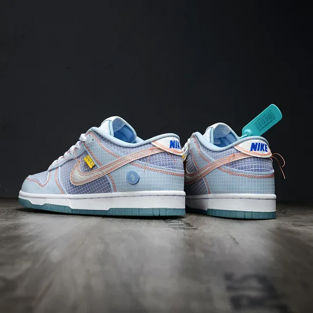 Nike Blue White Grid-Patterned Mesh Upper Contrast Peach Stitching Lifestyle Sneakers 4