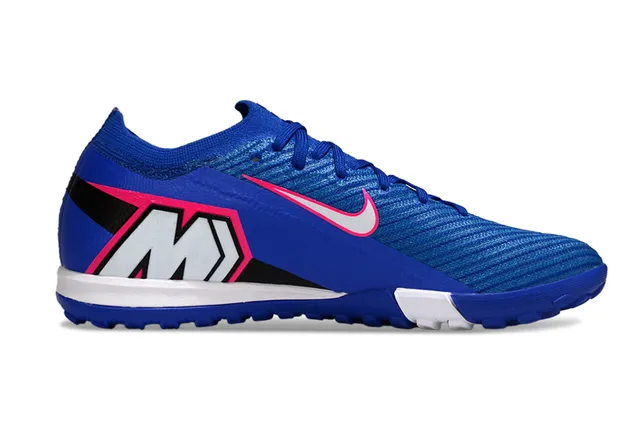 Nike Tênis de futebol upper de malha azul e branco sola com studs de turf para grama artificial 5