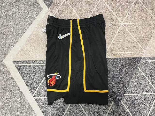 Nike Championship Edition أسود أصفر شبكي رياضي شورتس 2