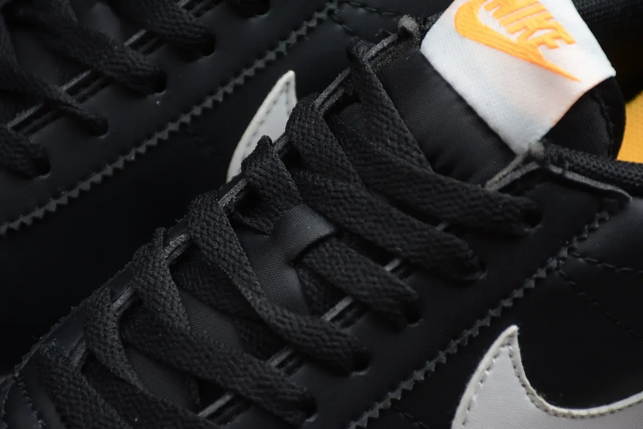 Nike Cortez Noir Blanc Jaune Violet Chaussures Lifestyle 4