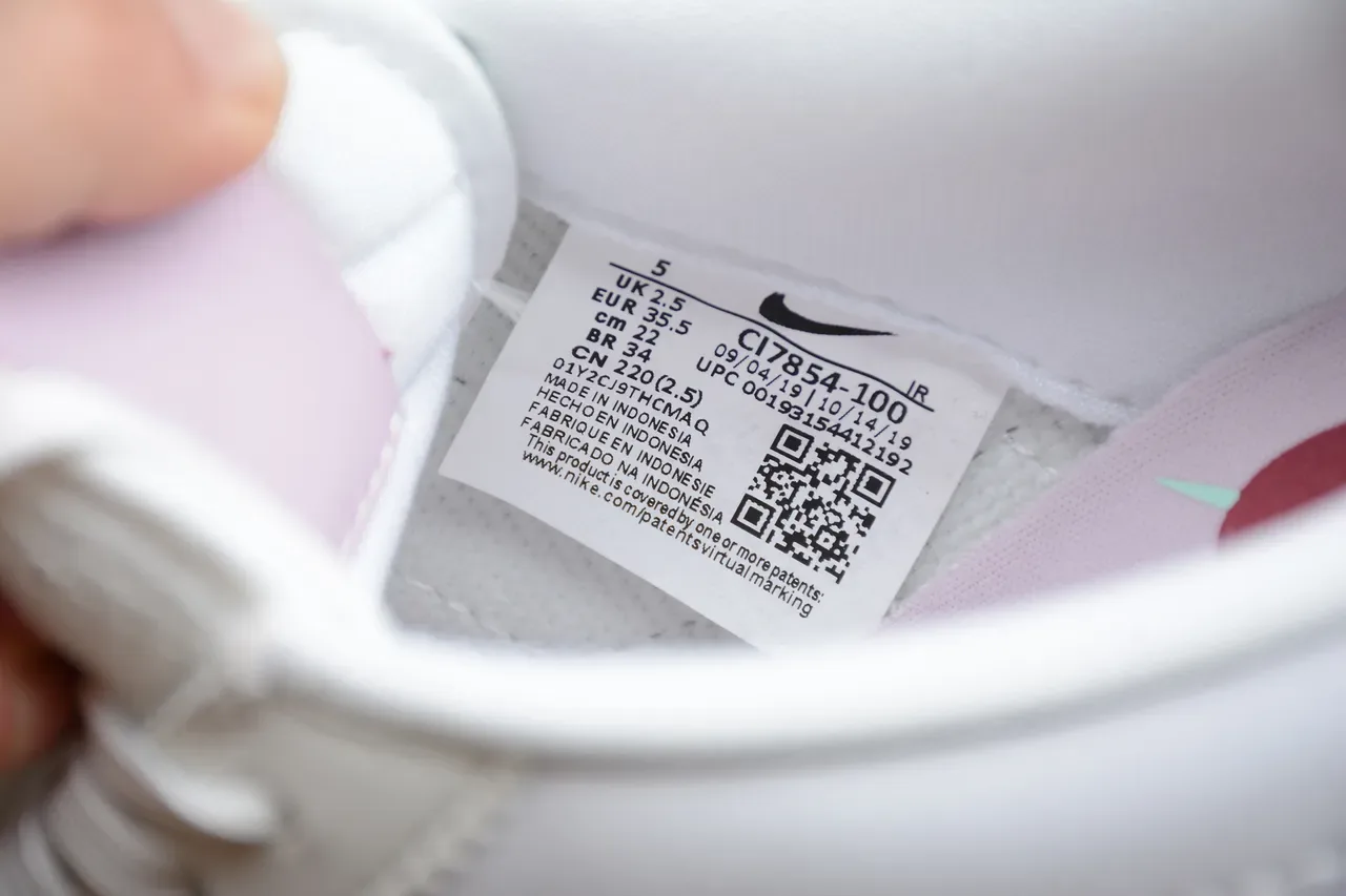 Nike Cortez zapatillas lifestyle blancas rosas verdes con patrón 12