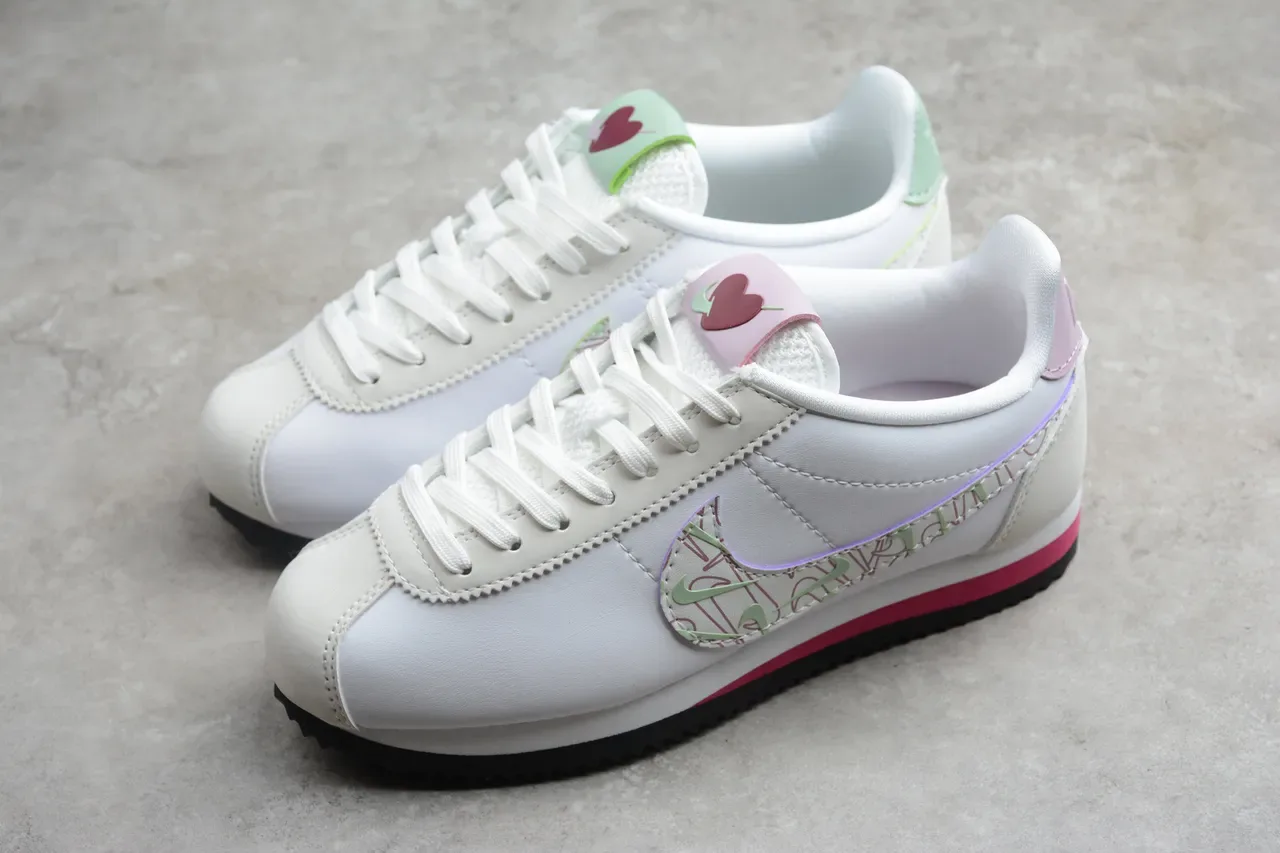 Nike Cortez zapatillas lifestyle blancas rosas verdes con patrón 16