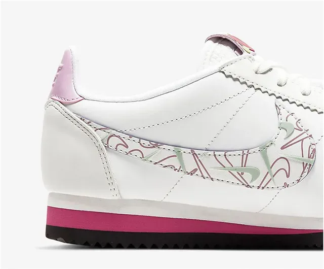 Nike Cortez zapatillas lifestyle blancas rosas verdes con patrón 18