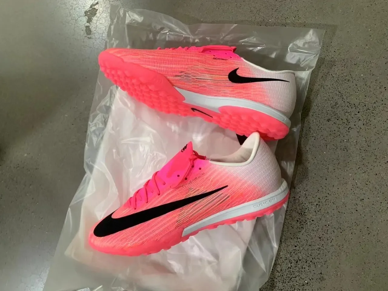 Nike Flyleage Ultra Gradient Pink White Turf Soccer Shoes 3