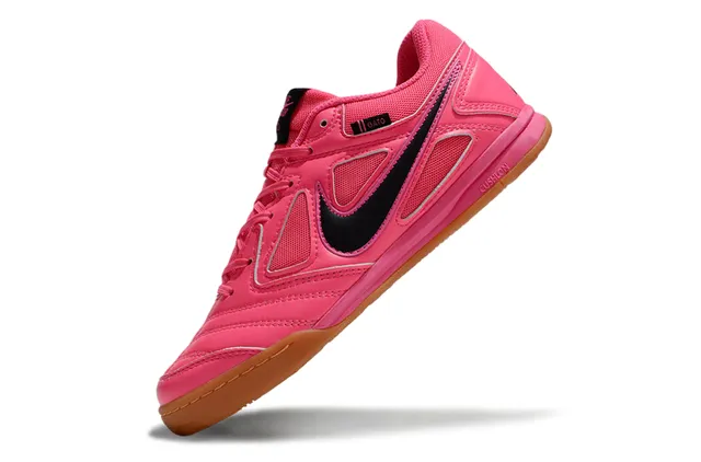 Nike GATO গোলাপি ও কালো ইন্ডোর সকার জুতো 4
