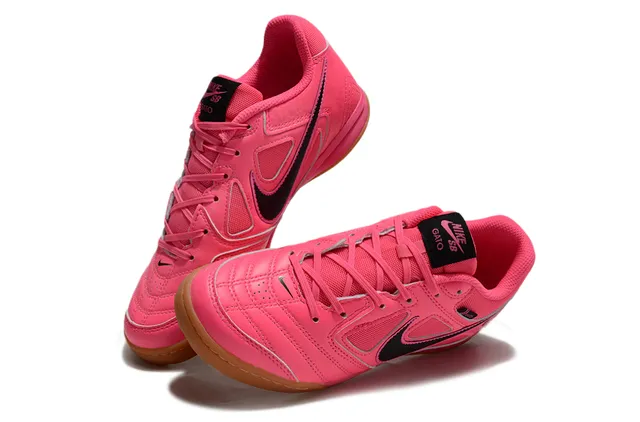 Nike GATO গোলাপি ও কালো ইন্ডোর সকার জুতো 8